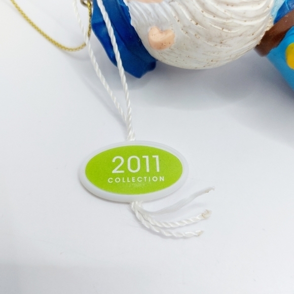 2011‎ North Pole Collection Postman Ornament - Picture 5 of 6